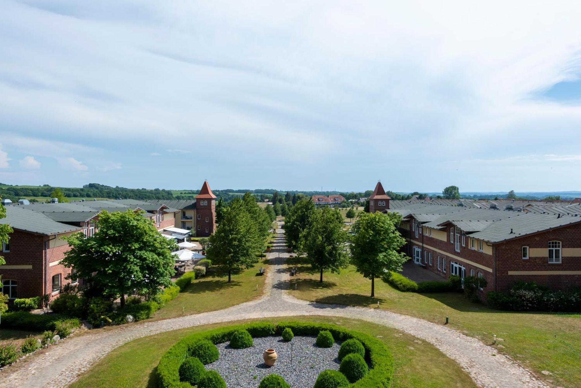 Precise Resort Ruegen - Hotel & Splash Erlebniswelt Sagard Buitenkant foto